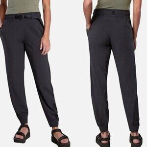 Athleta Quest Jogger in Black - Size 2